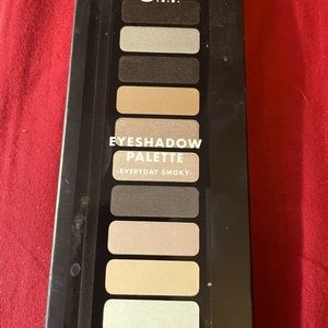 Elf everyday smoky eyeshadow pallet